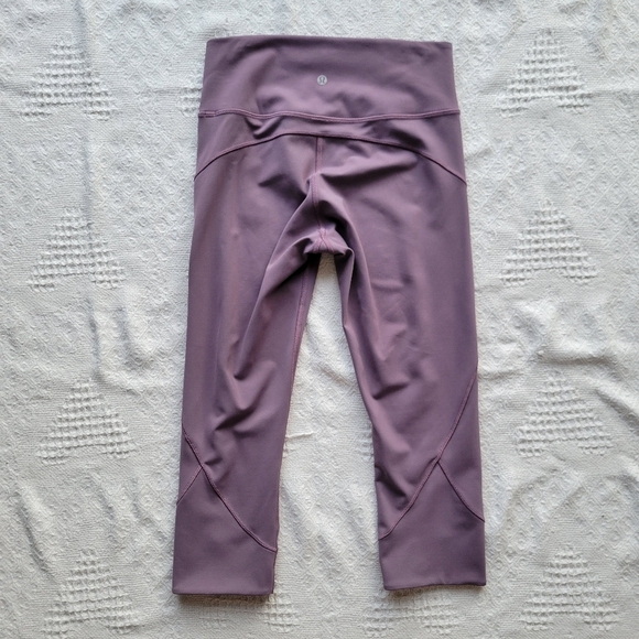 Lululemon In Movement Crop Athletic Sporty Legging *Everlux 19" Smoked Mulberry - Picture 3 of 11